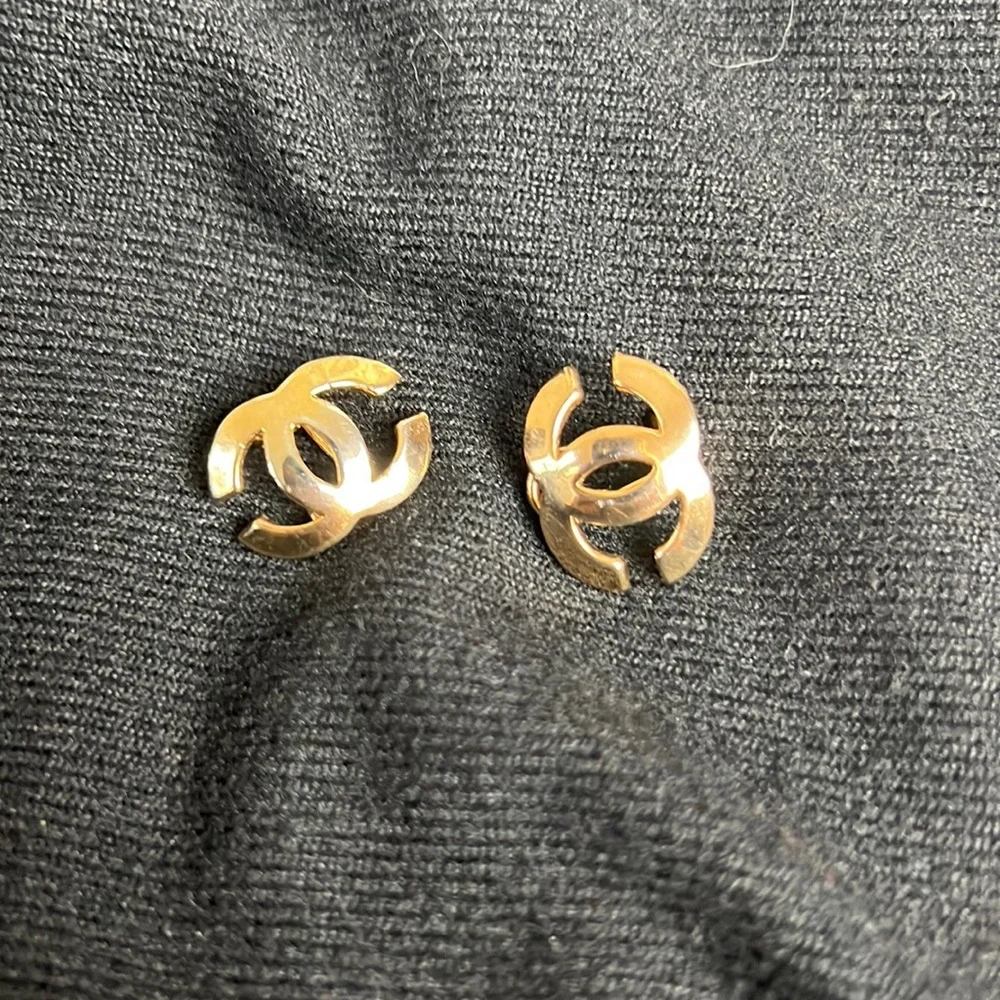Lever Back Pierced Earrings - Picture 1 of 8